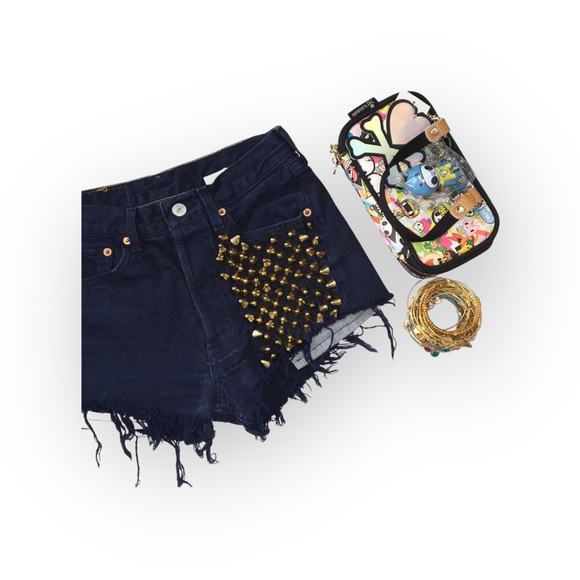 RP 4 LF ➢ Rihanna‘s Ragged Priest ➢ Levi's® Red Tab 501’s® ➢ Stud Cutoffs Shorts - Picture 11 of 16
